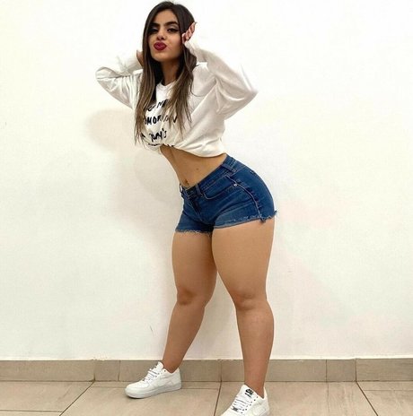 Обнаженная фотография утечки OnlyFans от Thaily Delgado