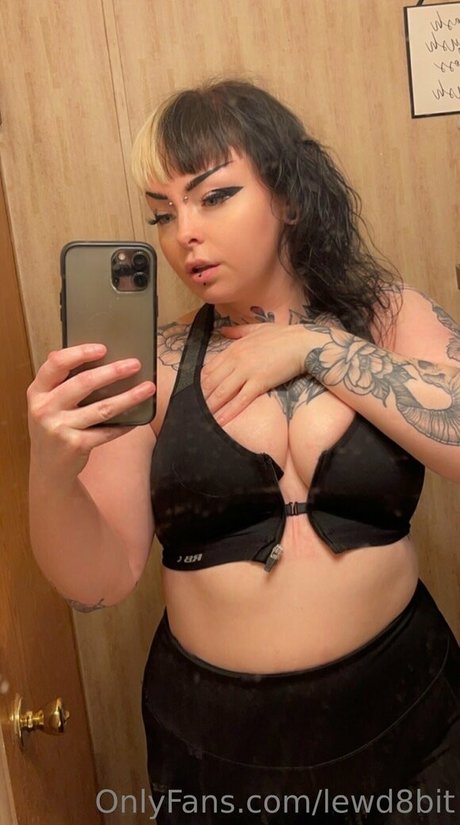 Обнаженная фотография утечки OnlyFans от Reaghanblackhart