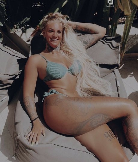 Naken läckt OnlyFans-bild av Balconi