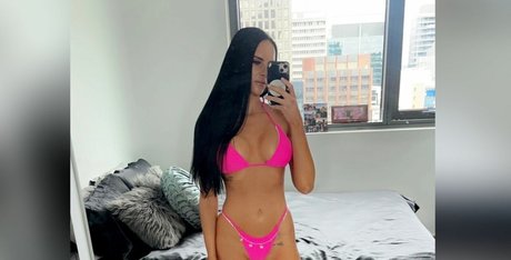 Naken lekkede OnlyFans-bilde av Cierra Stone