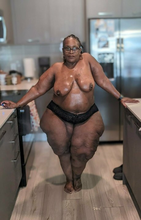 Foto di nudo di fuga di OnlyFans di Msthickerthan
