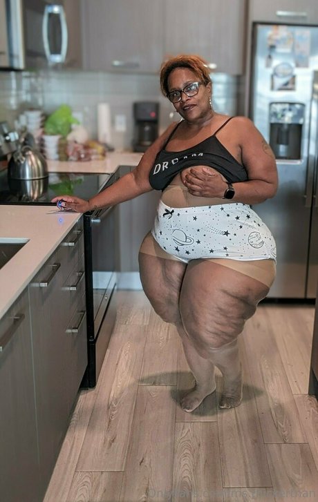 Naken lekkede OnlyFans-bilde av Msthickerthan