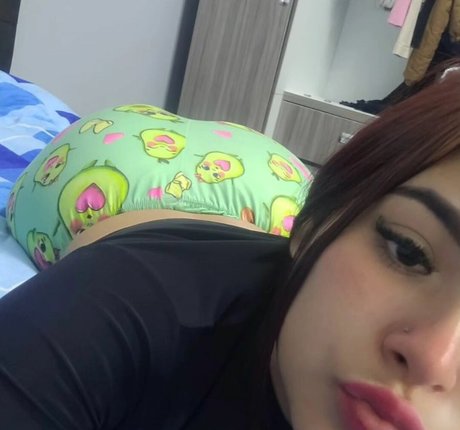 Naken läckt OnlyFans-bild av Roxana Ct