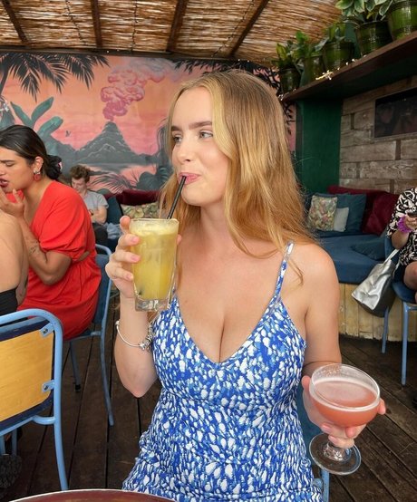 Naken läckt OnlyFans-bild av Aluca Jones