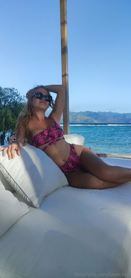 Обнаженная фотография утечки OnlyFans от Tasechka