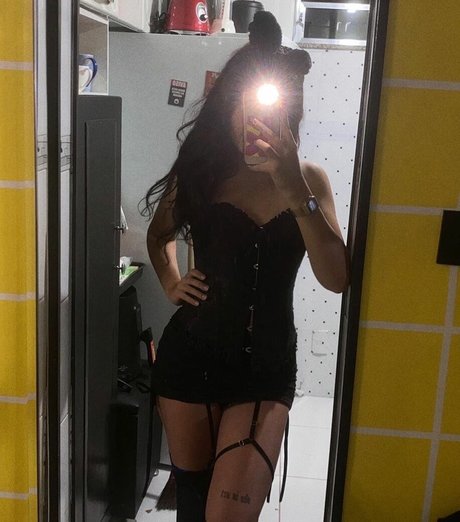 Nahá fotka uniklých OnlyFans od Luarabebe