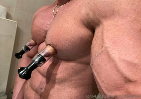 Naken lekkede OnlyFans-bilde av Cultofapollo