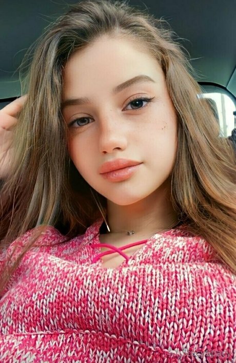 Nahá fotka uniklých OnlyFans od Spacyxstacy