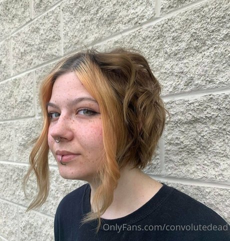 Nahá fotka uniklých OnlyFans od Convolutedead