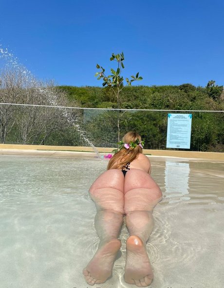 Nahá fotka uniklých OnlyFans od Karlitaalarcon