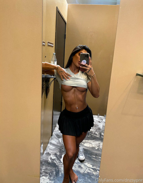 Photo nue de fuite OnlyFans de Dnzsypnr