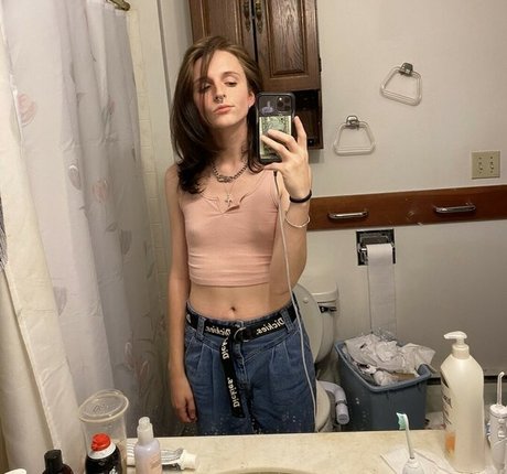 Naakte gelekte OnlyFans-foto van Daychain