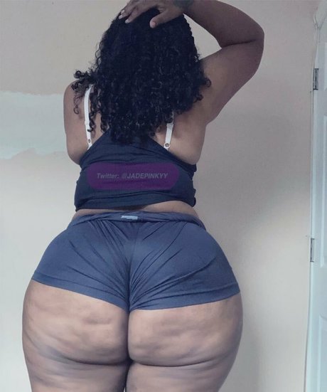 Nagie wyciekłe zdjęcie OnlyFans od Jadepinkyboo