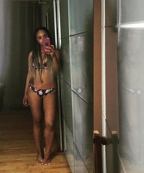 Sharon Leal