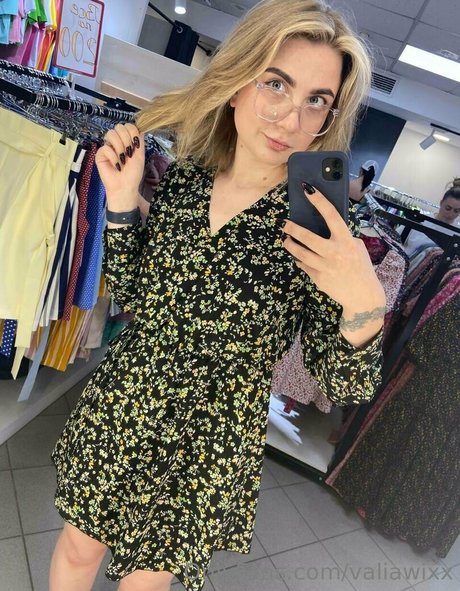 Naken läckt OnlyFans-bild av Valiawixx