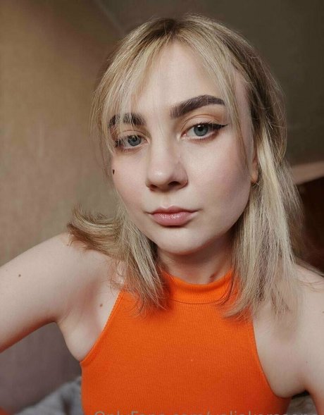 Nøgent lækket OnlyFans-billede af Valiawixx