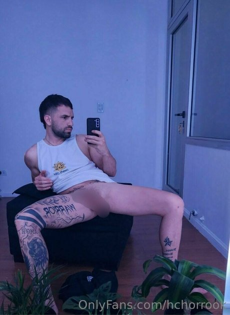 Naakte gelekte OnlyFans-foto van Kchorrook