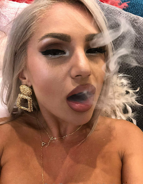 Foto di nudo di fuga di OnlyFans di Vickyduchesss
