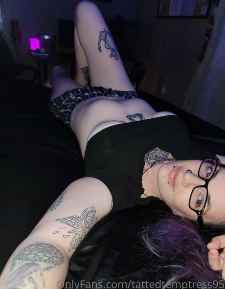 Tattedtemptress95