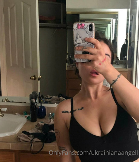 Обнаженная фотография утечки OnlyFans от Ukrainianaangell