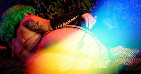 Alasti lekkinud OnlyFans-i pilt Thezombiunicorn