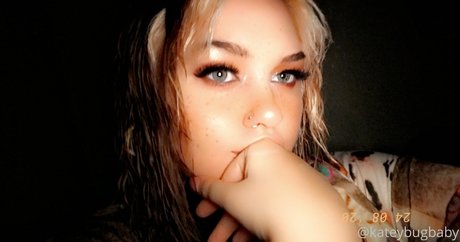 Naken läckt OnlyFans-bild av Kateybugbaby