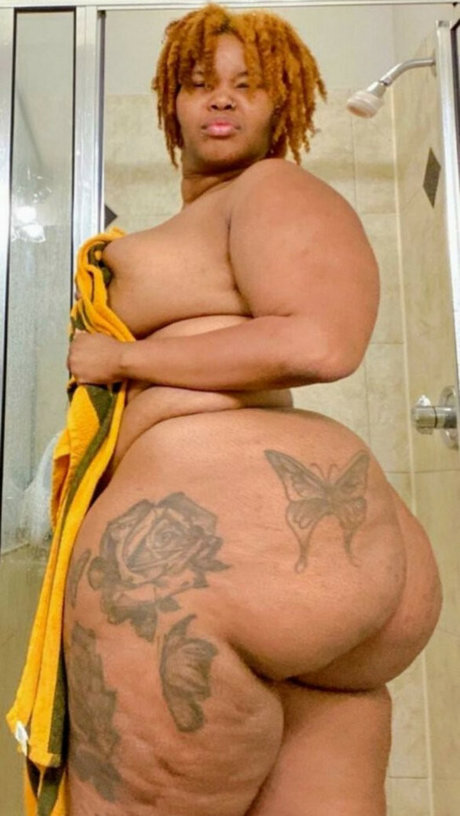 Nahá fotka uniklých OnlyFans od Qweeniqueen