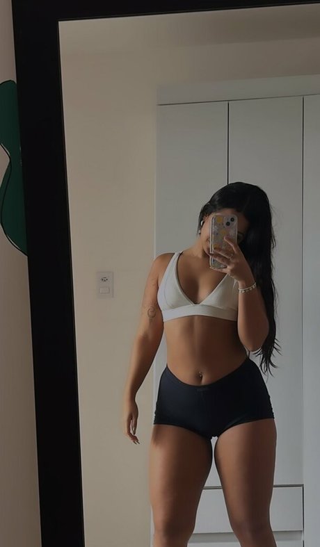 Nøgent lækket OnlyFans-billede af Karinna Loubach