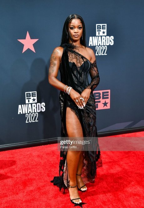 Ari Lennox OnlyFans 유출 누드 사진