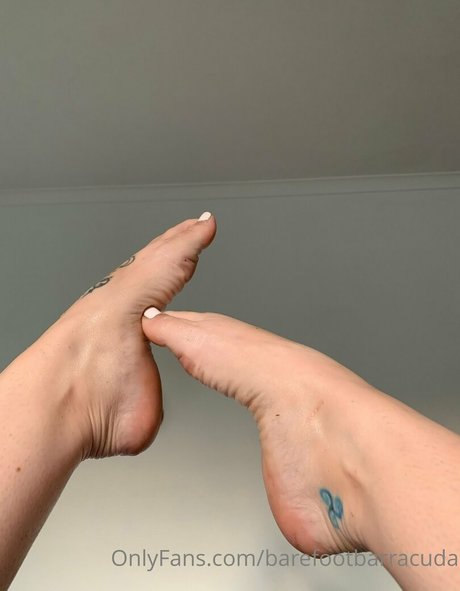 Обнаженная фотография утечки OnlyFans от Barefootbarracuda