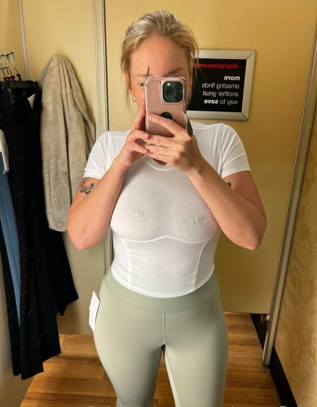 Nahá fotka uniklých OnlyFans od Shybutterfly22