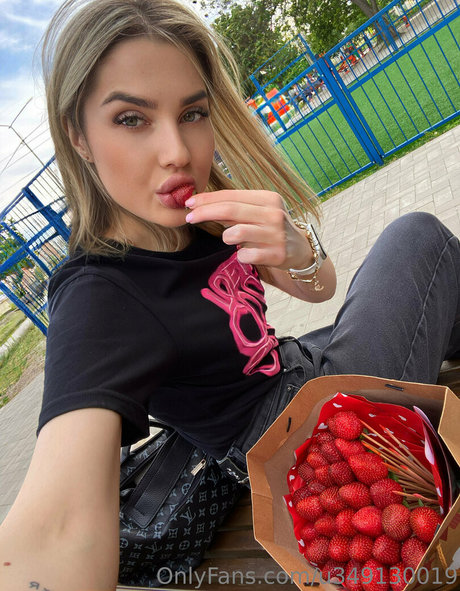 Обнаженная фотография утечки OnlyFans от Eliefairy