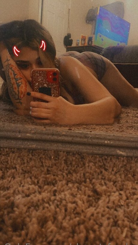 Shegetsfreaky