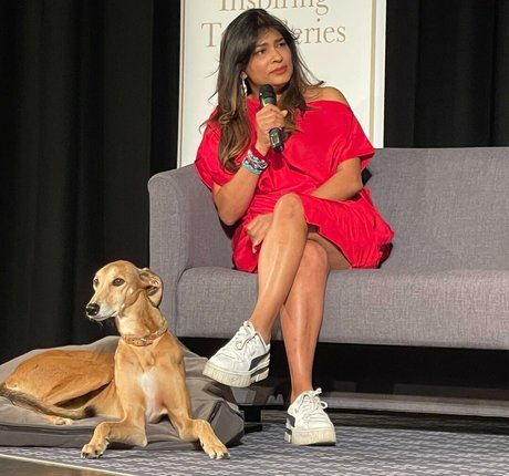 Naken läckt OnlyFans-bild av Nisha Katona