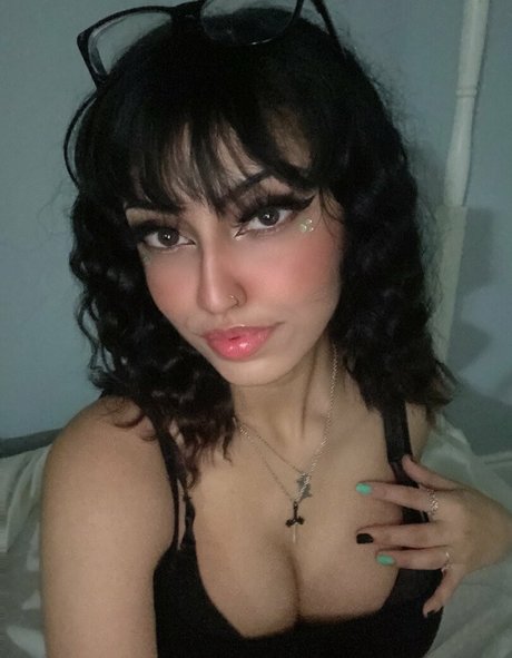 Обнаженная фотография утечки OnlyFans от Lilrorivert