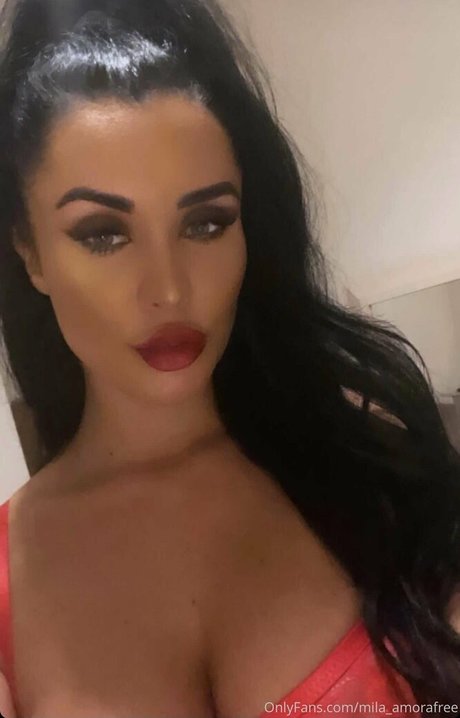 Naakte gelekte OnlyFans-foto van Milaamorax