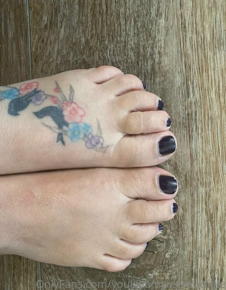 Youlovemyfeettrample