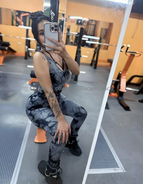 Naken lekkede OnlyFans-bilde av Modelscamcoach