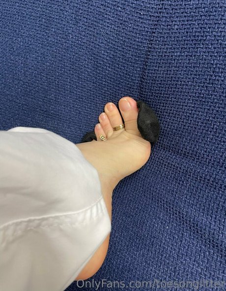 Naken läckt OnlyFans-bild av Toesonglitter