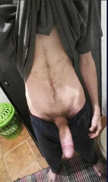 Alaston vuotanut OnlyFans-kuva Rnt23cm