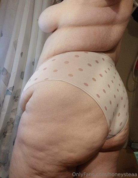 Nacktes geleaktes OnlyFans-Foto von Honeysteaa