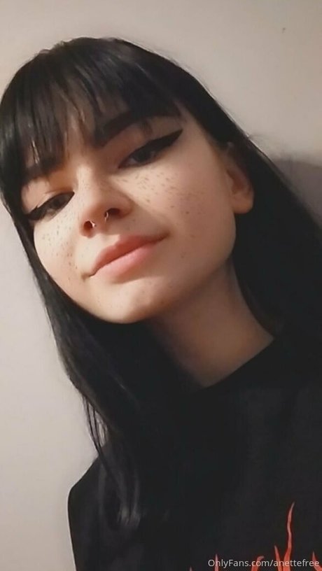 Foto nua vazada do OnlyFans de Anettefree