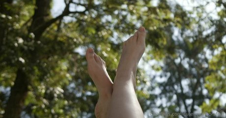Nahá fotka uniklých OnlyFans od Cuteneighborsfeet