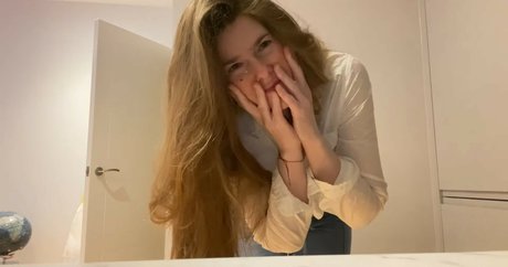 Naken läckt OnlyFans-bild av Asmr Mistress