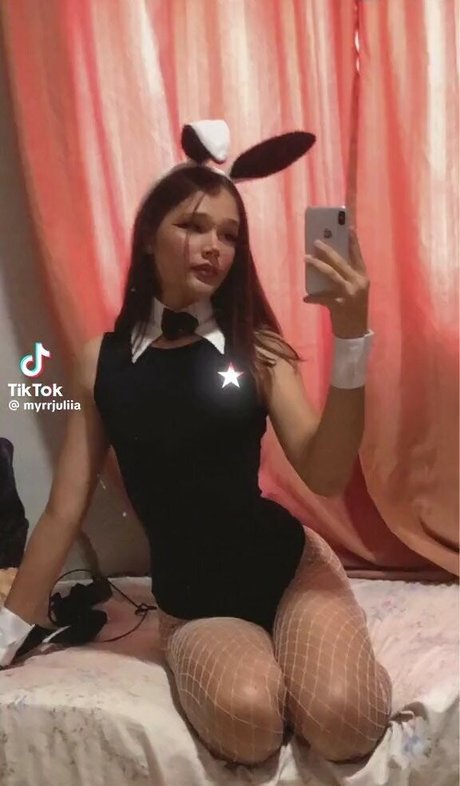 Myrjulia OnlyFans 유출 누드 사진