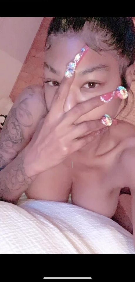 Naken läckt OnlyFans-bild av Moniece Slaughter