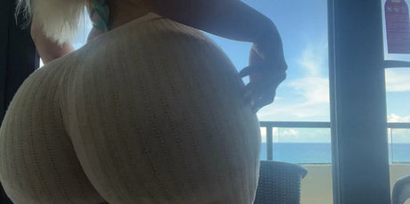 Nahá fotka uniklých OnlyFans od Bootybyshelll
