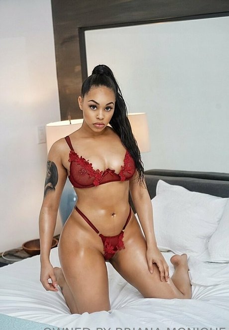 Naakte gelekte OnlyFans-foto van Brianna Monique