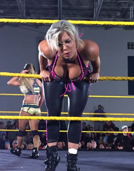 Foto nua vazada do OnlyFans de Dana Brooke