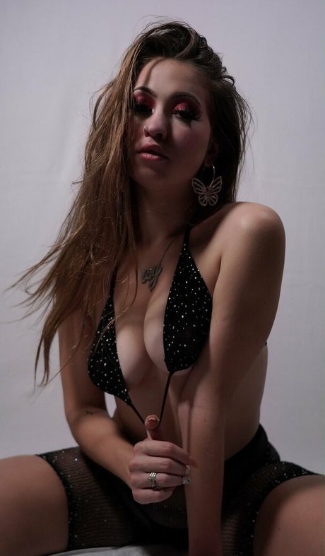 Naken läckt OnlyFans-bild av Slushpuphub